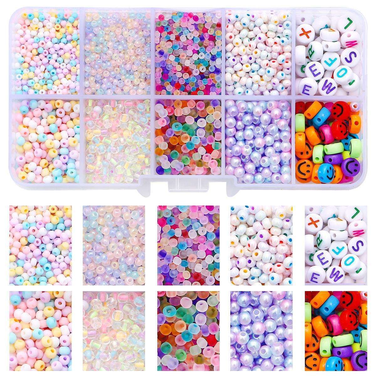 Färgglada bokstavspärlor seed beads 2–4 mm – ca 3100 st i förvaringsbox