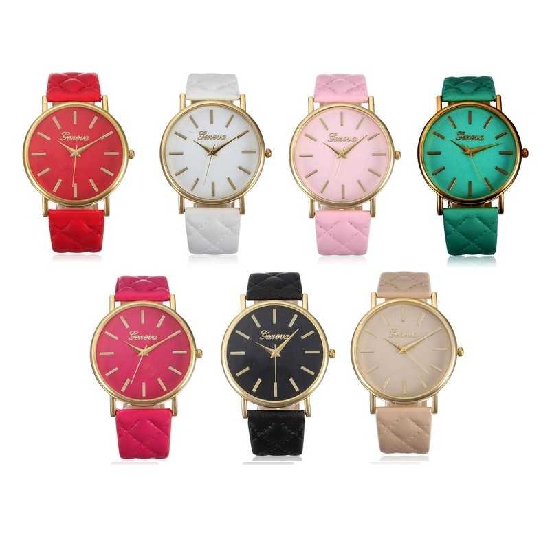 Stilren Klocka med Mönstrat Armband