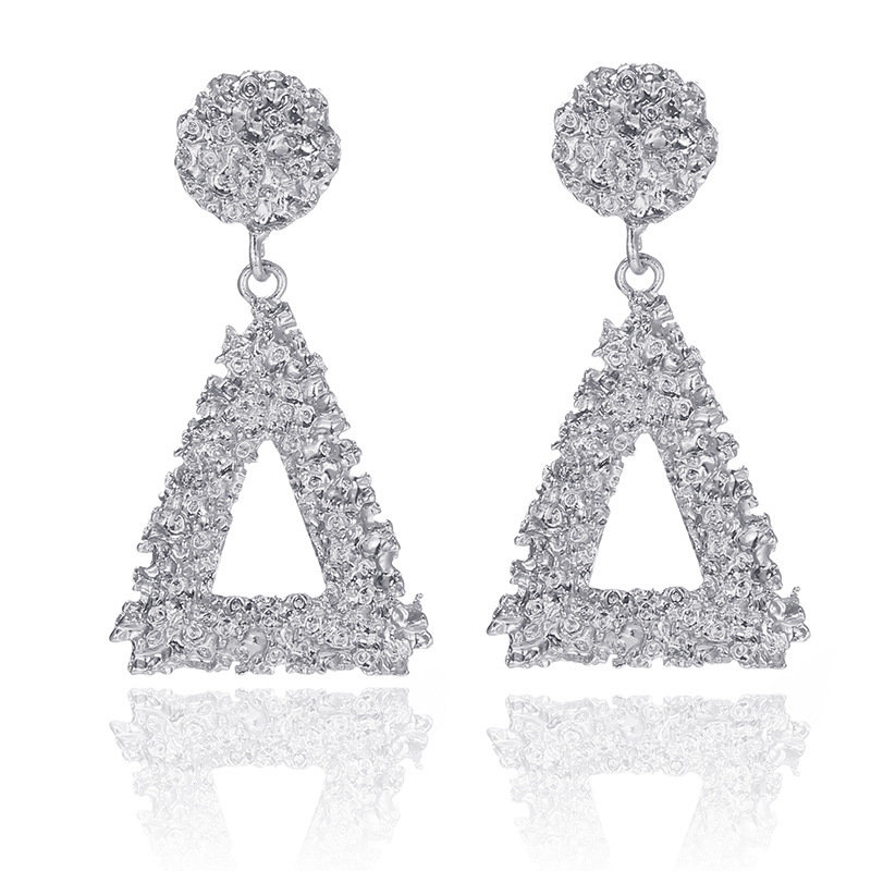 Statement Glam Örhängen i Silver Färg med Geometriska Former / Triangel med Textur