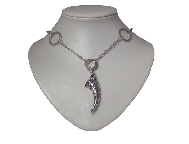 Z&R Design - Statement Boho Halsband i Silver Färg med Ringar & Klo