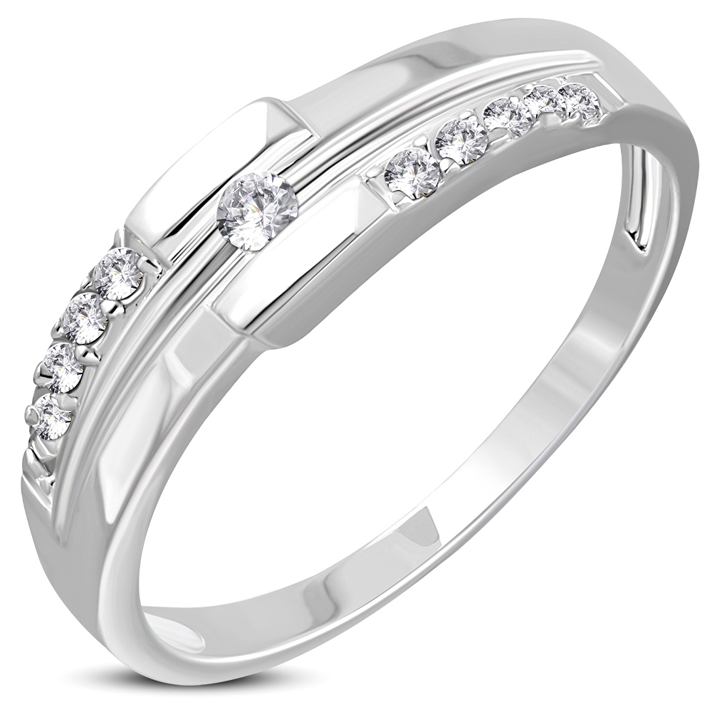 Glittrande Silver Ring med Klara Cubic Zirconia Kristaller - Silverpläterad - Stl 16,1