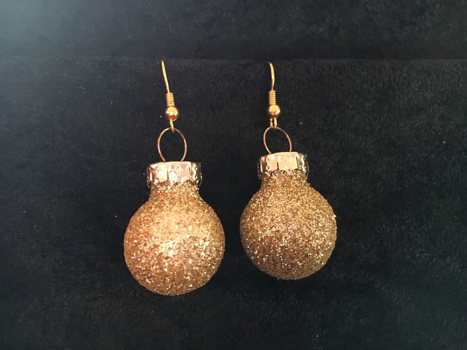 Guld Örhängen till Jul / Christmas - Guld Glittriga Julkulor